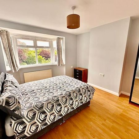 5 Bed Property In Se12 London Exterior foto